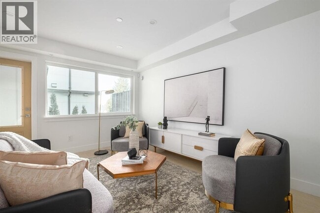 Photo du bâtiment - 432 1st St E