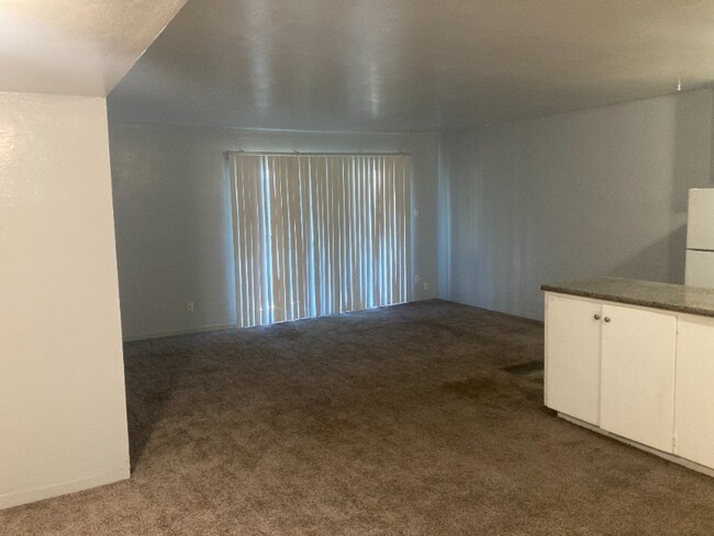 Foto del edificio - 1025 N Madison St