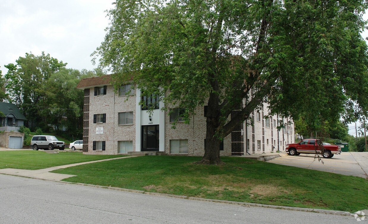 Building Photo - Wakely Manor