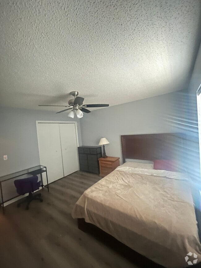 Building Photo - 5326 Whiteway Dr