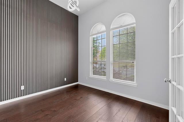 Foto del edificio - 1817 Houghton Dr