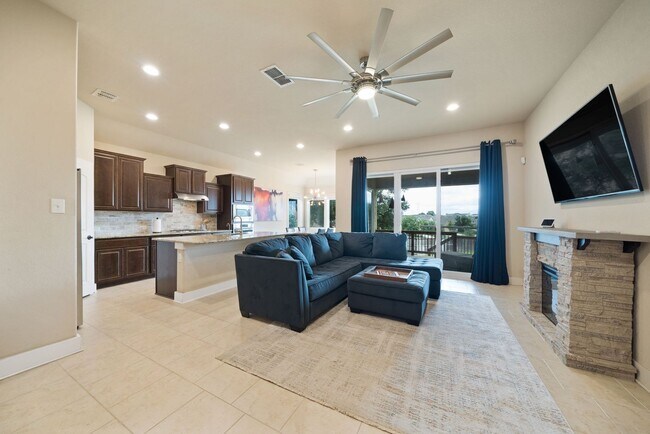 Building Photo - 3 Bedroom/2 Bath Westpoint East