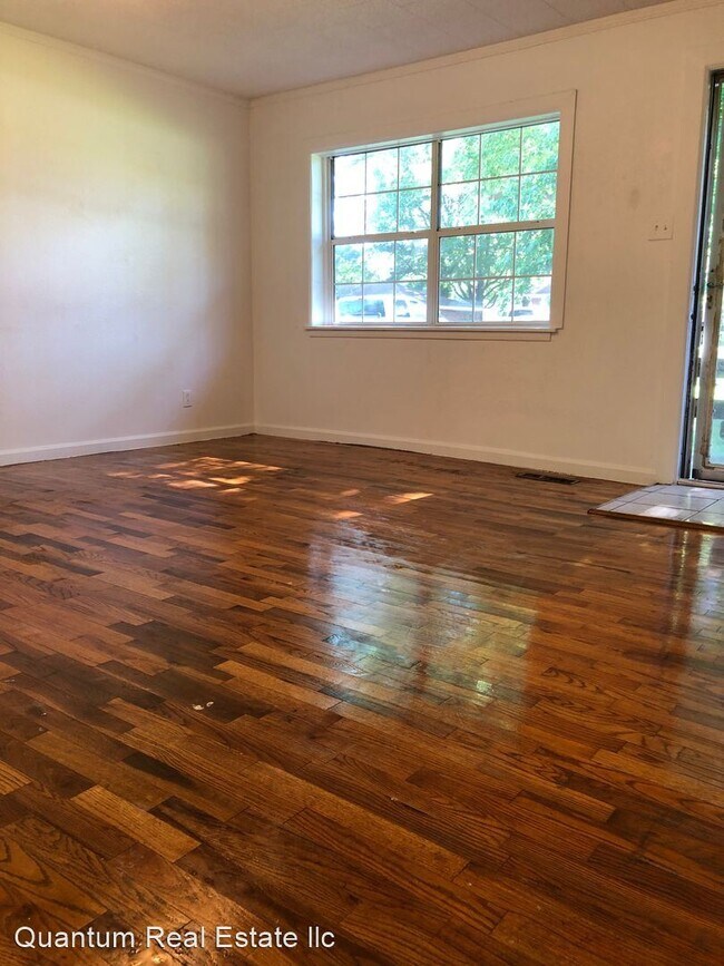 Building Photo - 4 br, 1.5 bath House - 610 7th  ST