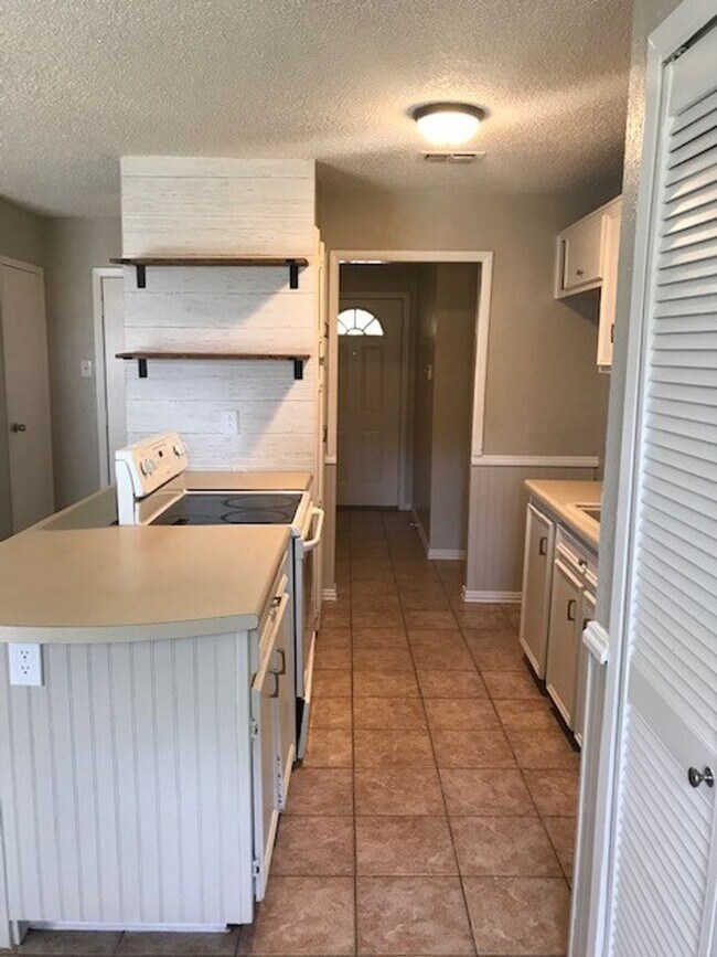 Foto del edificio - 3 bedroom in quiet subdivision