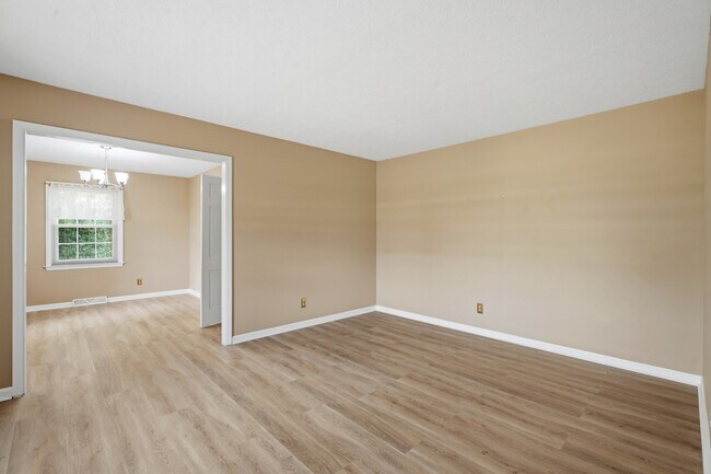 Building Photo - 1202 Patetown Rd
