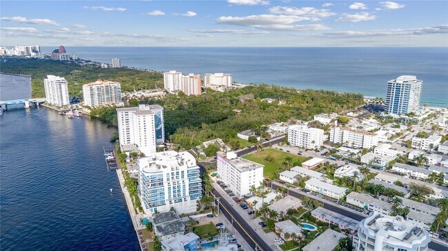Foto del edificio - 720 Bayshore Dr