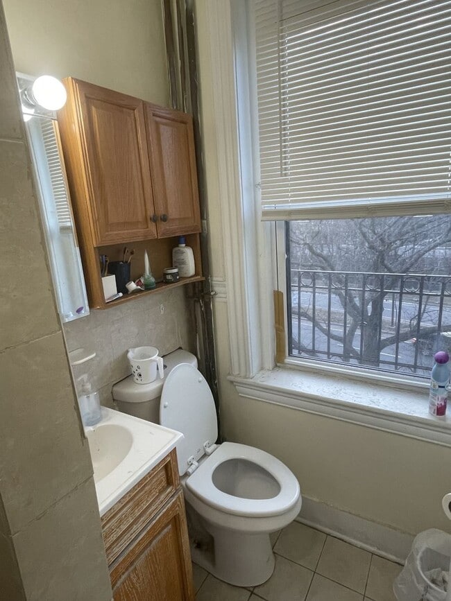 Photo - 2BR 1Bth unit. Heat/Hot Water included. Great location! House