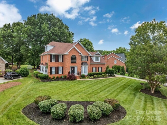 Building Photo - 15737 Agincourt Dr