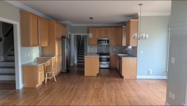 Foto del edificio - 527 Competition Rd