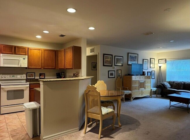 Foto del edificio - 4600 E Moody Blvd