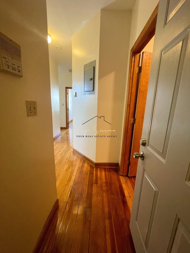 Building Photo - 369 Centre St