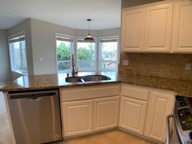 Building Photo - Lovely Progress Ridge Home - 3 Bedrooms 2.5 baths, 1,587 Sq. Ft.