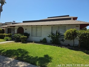 Building Photo - 2220 Franzen Ave