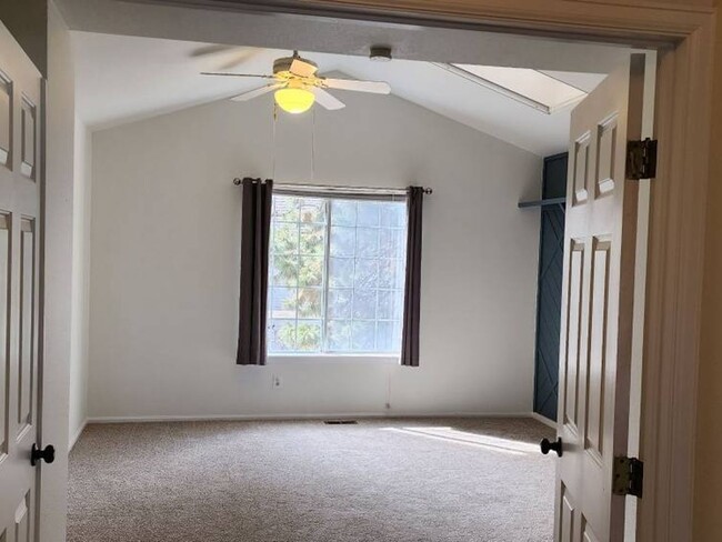 Foto del edificio - 3 Bedroom Townhome in Denver