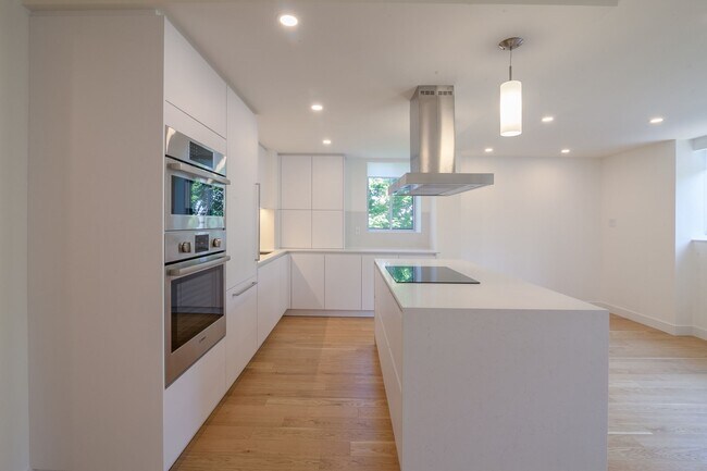 Photo du bâtiment - 4800 Maisonneuve Blvd W