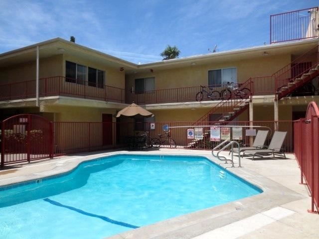 Building Photo - 2 bedroom in Reseda CA 91335