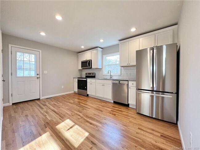 Building Photo - 38 Barnum Rd