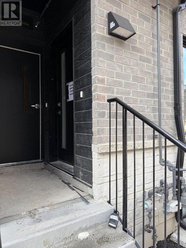 Building Photo - 10 Calamint Ln.