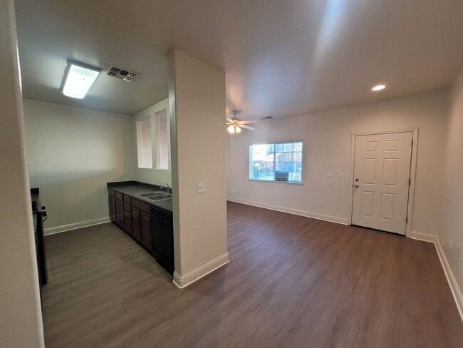 Photo - Three bedroom 1 bath with central heat and air House
