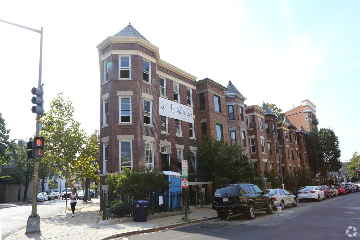 Building Photo - 1500 Columbia Rd NW