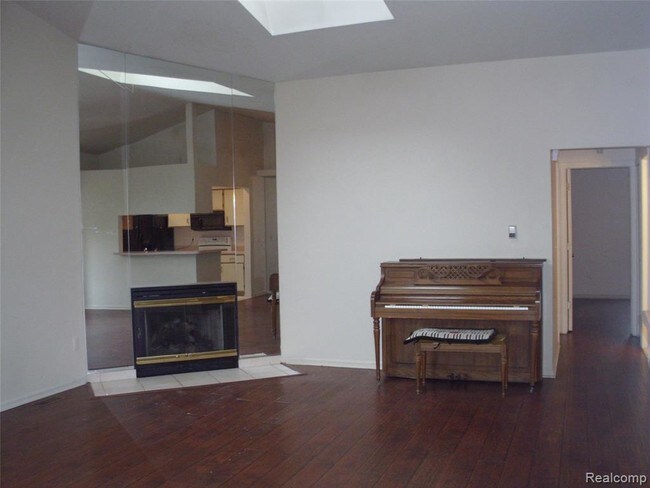 Foto del edificio - 49306 Mackinaw Ct