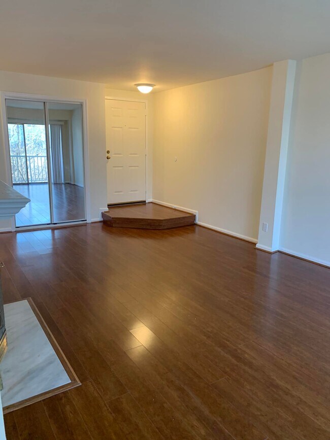 Building Photo - 13 Pickering Ct