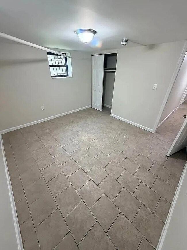 Building Photo - 179 Ellis Ave