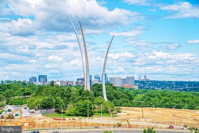 Foto del edificio - 1101 S Arlington Ridge Rd