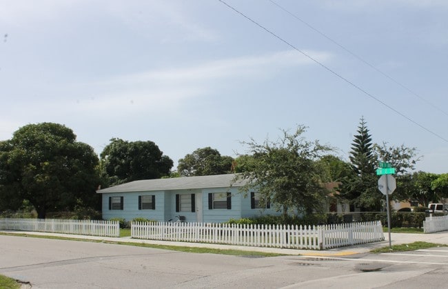 201 SW 11th Ave, Delray Beach, FL, 33444 - 7 Multifamily Homes Portfolio