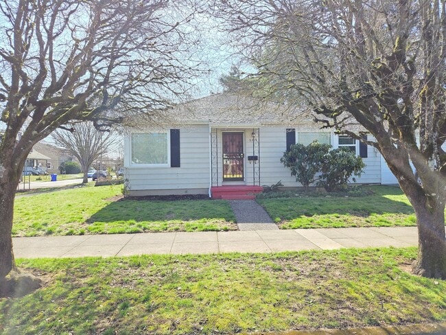 Building Photo - Cute 2 bedroom in the Montavilla neighborh...