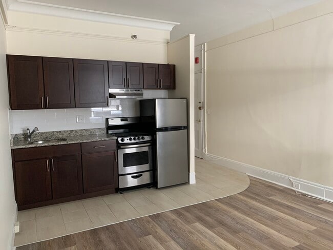 Building Photo - 62 Boylston St