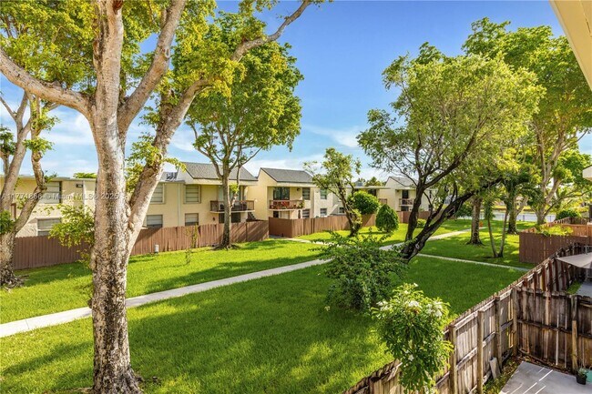 Foto del edificio - 8303 SW 142nd Ave