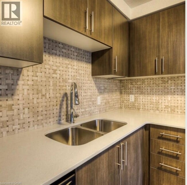 Building Photo - 58 Howe Dr