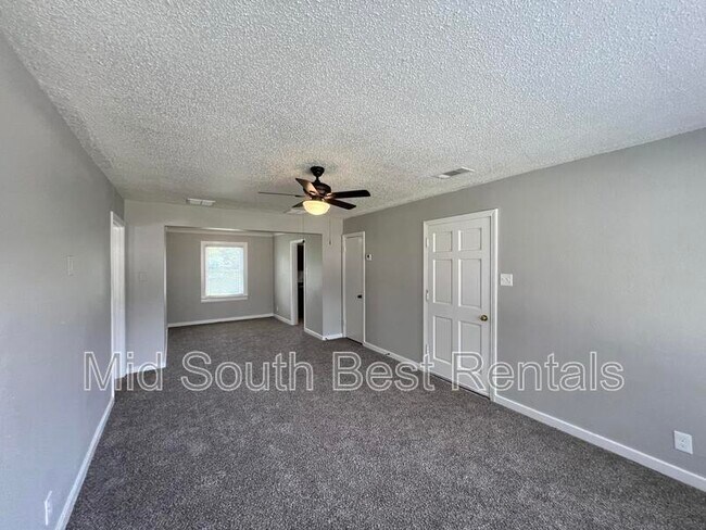 Building Photo - 3173 Jade Ln