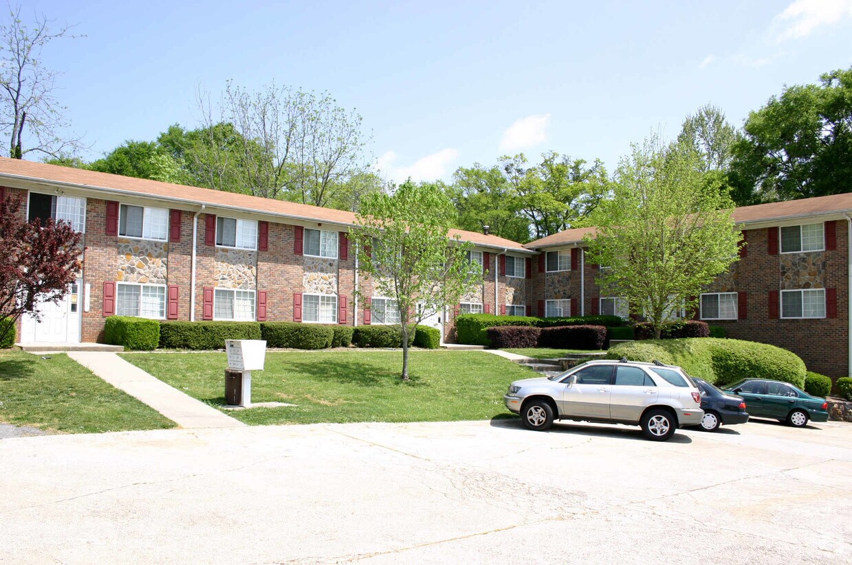 Building Photo - 641 Powder Springs St SE