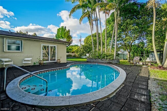 Foto del edificio - 3 br, 2 bath House - 831 NE 182nd St 0