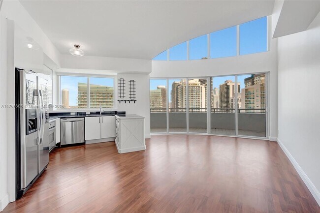 Foto del edificio - 60 SW 13th St