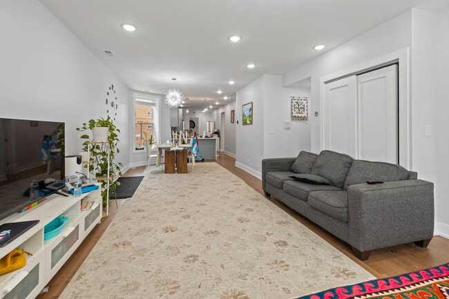 Foto del edificio - 2550 W Balmoral Ave