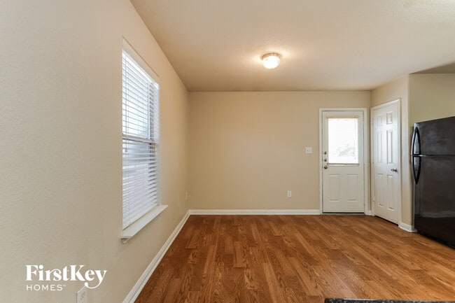 Foto del edificio - 11227 Pecan Canyon