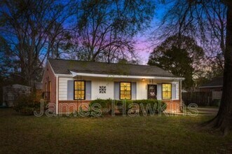 Building Photo - 4037 Oak St