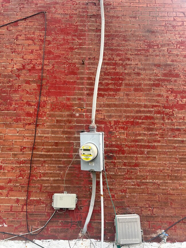 Foto del edificio - 4043 Camellia Ave