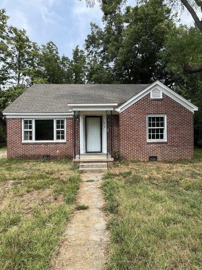 Building Photo - 319 W Cooper St
