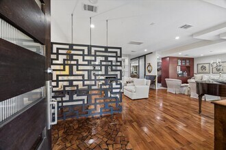 Building Photo - 623 Pinehaven Dr