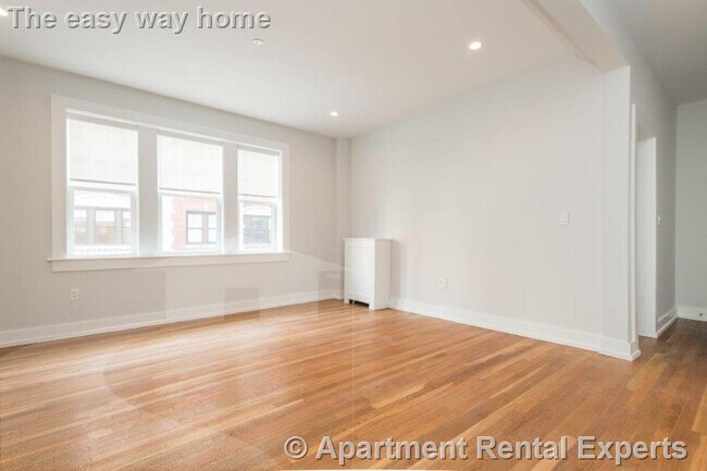 Building Photo - 16 Forest St