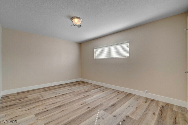 Foto del edificio - 6121 Edgewood Cir