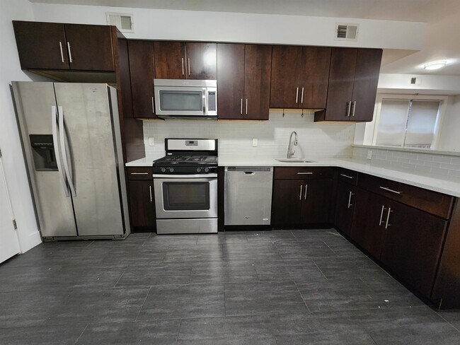 Building Photo - 5113 Bergenline Ave