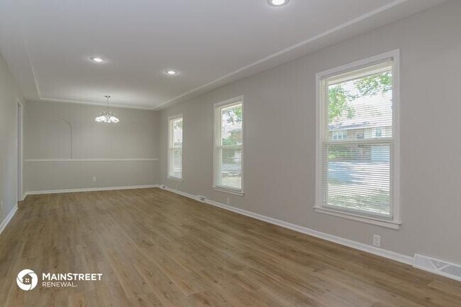 Building Photo - 13011 MANCHESTER AVENUE, GRANDVIEW, MO 64030