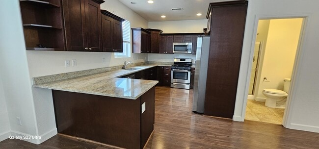 Building Photo - 2536 W Pikes Peak Dr