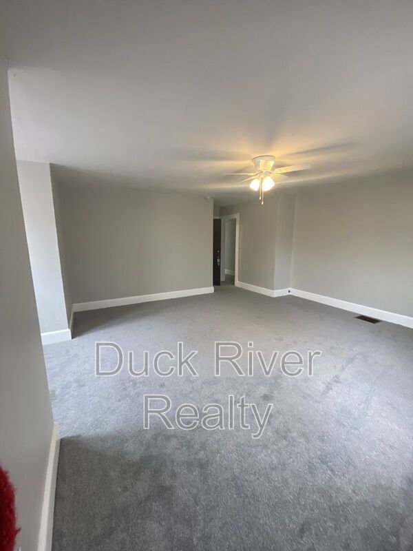 Building Photo - 108 6th Ave