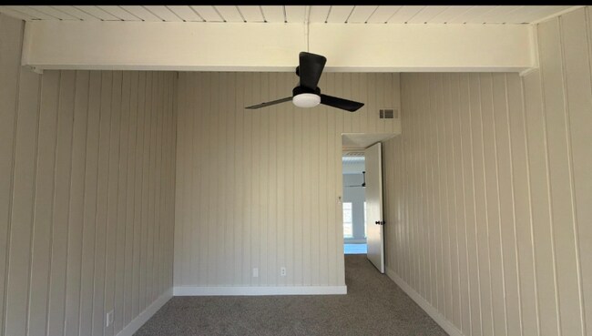 Foto del edificio - 19 Lakeway St